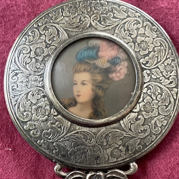 Vintage Portrait of Woman Silverplate Hand Mirror - Picture 2 of 7